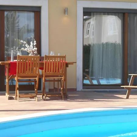 Hébergement de vacances Charming And Luxurious Villa With Private Pool *
